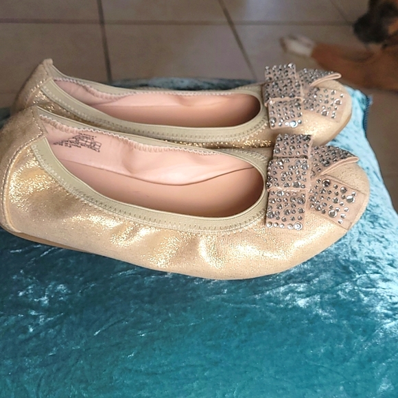 Stuart Weitzsman: Fanny Stardust Rhinestone & gold ballet flats. Holiday. - Picture 4 of 9